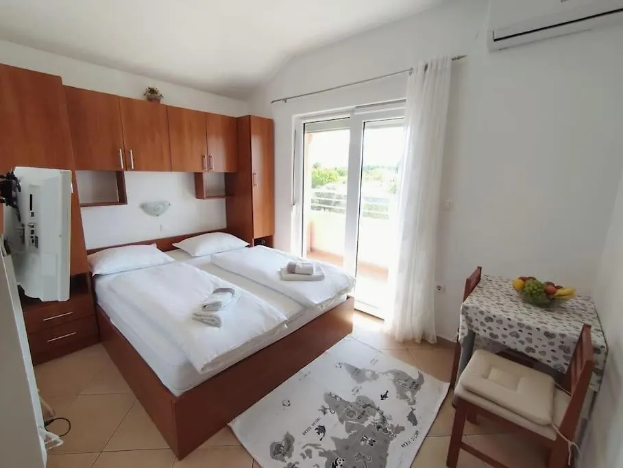 Studio Apartment Marta Starigrad Paklenica 0*,  Croatia