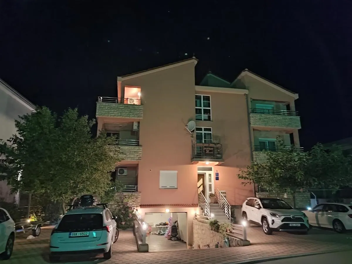 Studio Apartment Marta Starigrad Paklenica