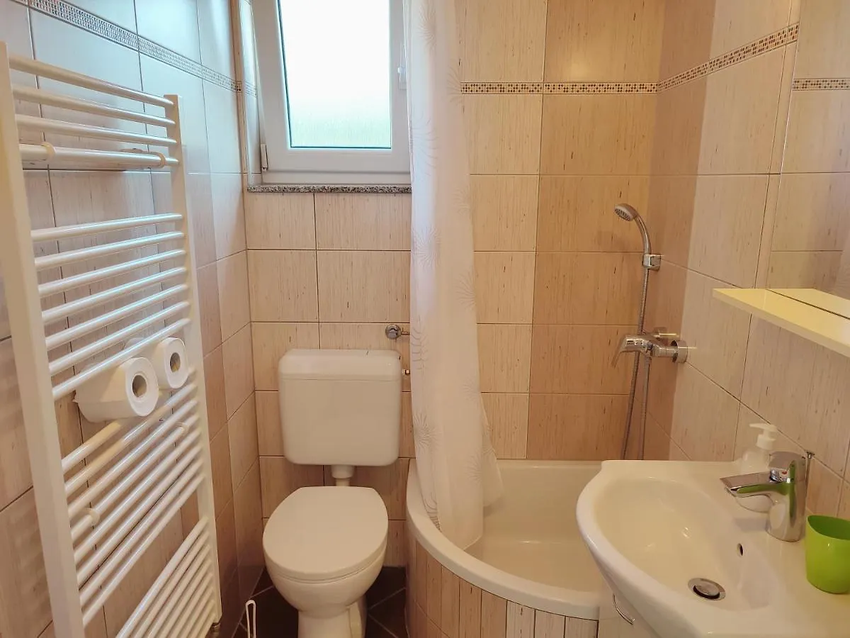 Studio Apartment Marta Starigrad Paklenica